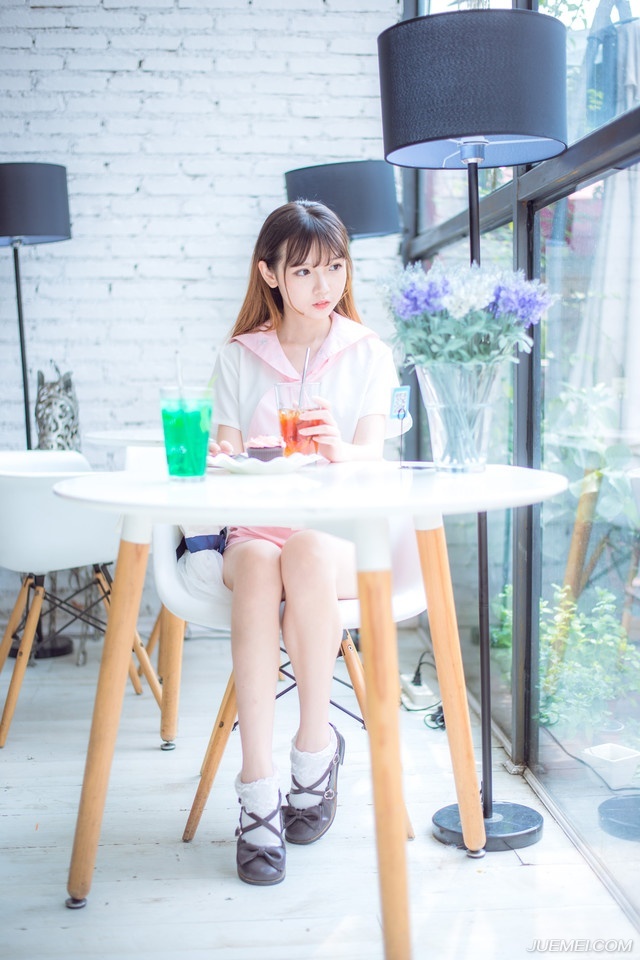 “这就有点儿荒唐了吧，老先生，就算为财，也不该编造这种东西。”孟达摸索着下巴，心中有些埋怨刘璝，粗人一个，连尾巴都扫不干净。